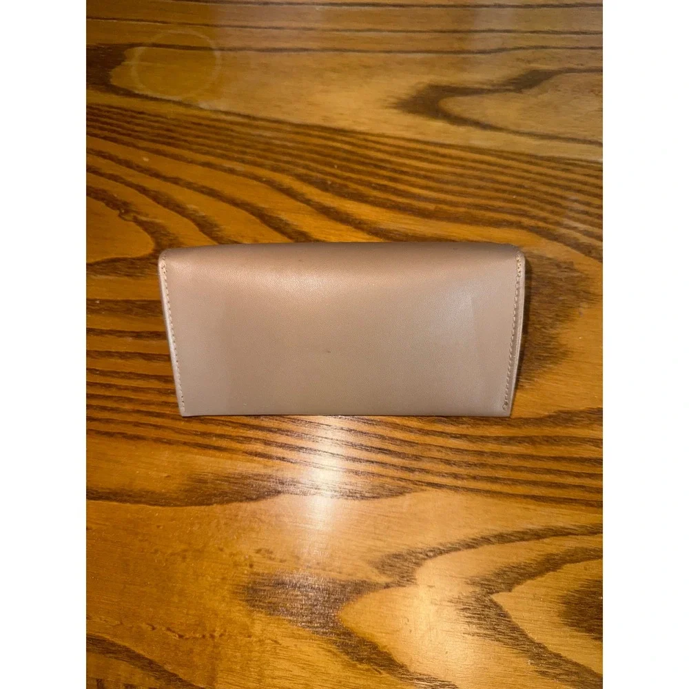 Burberry‎ London England Tan Leather Sunglasses Case Magnetic Flap Closure